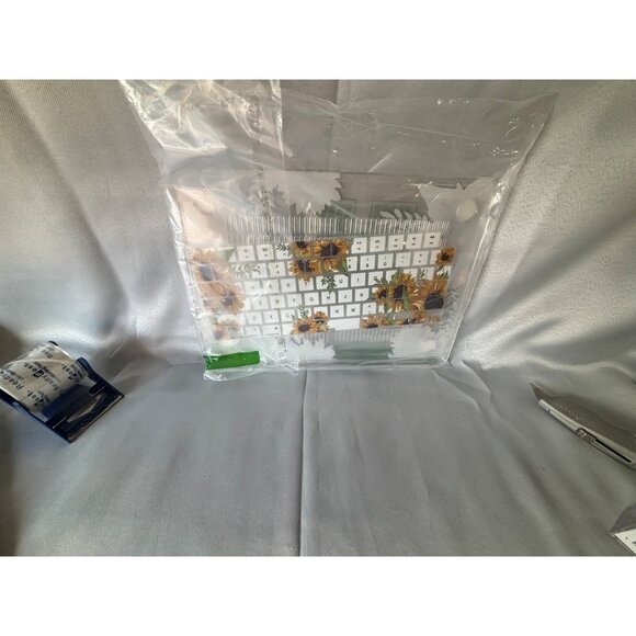 MacBook Air 13" Sunflower Plastic Hard Case W/ Keyboard Cover & Screen Protector - Picture 6 of 6